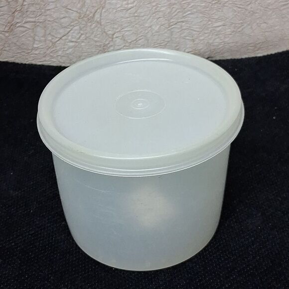 3 pc. Tupperware bowl, and storage containers. - Picture 6 of 13